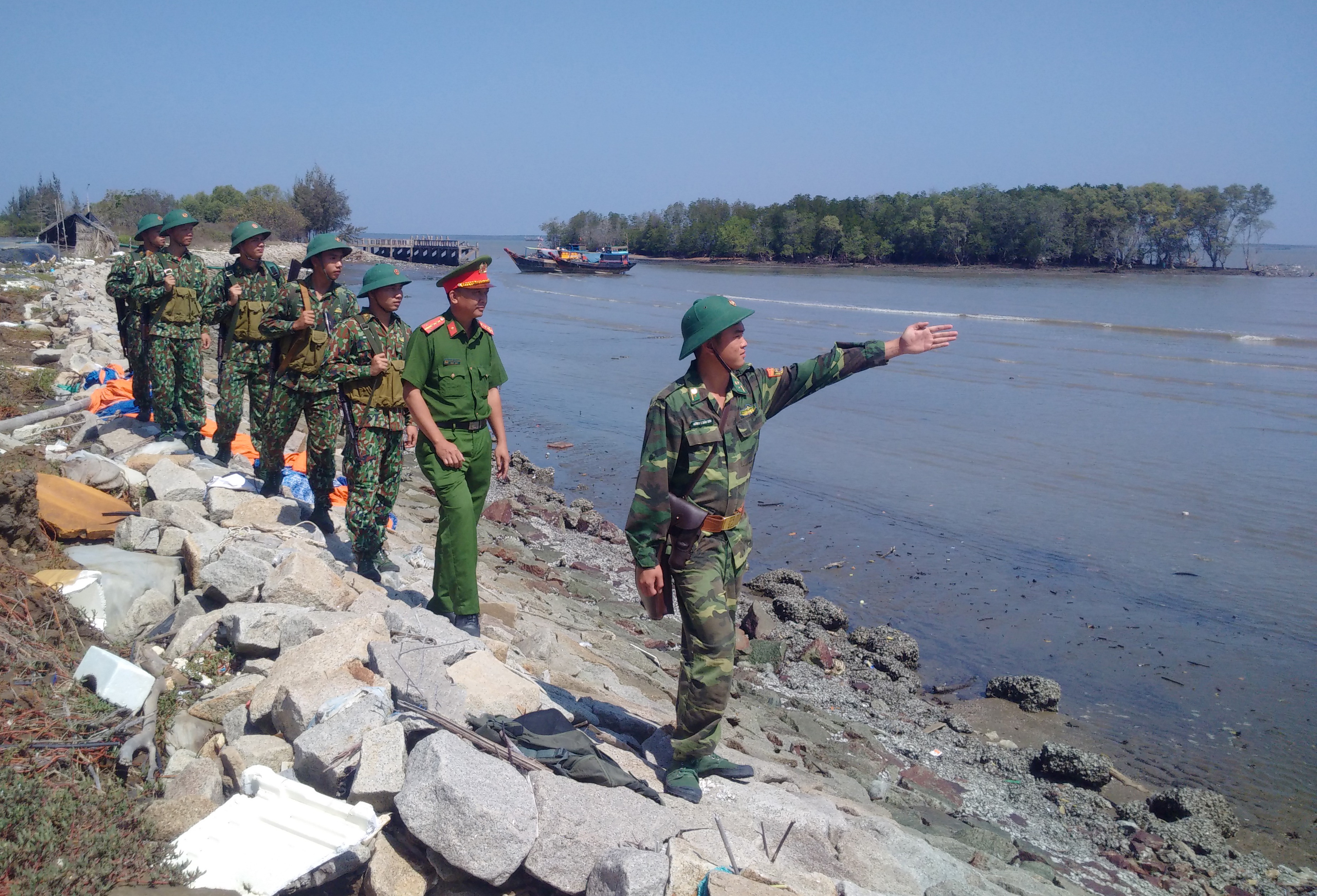 Bảo vệ vững chắc chủ quyền, giữ gìn an ninh cảng, biển